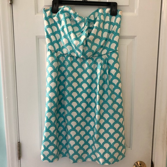 Elizabeth McKay Dresses & Skirts - Elizabeth McKay Blue & White Dress